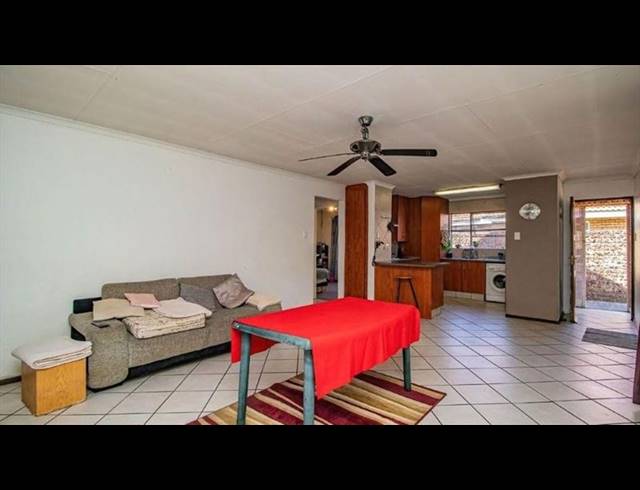 2 BEDROOM CLUSTER FOR SALE IN BONAERO PARK